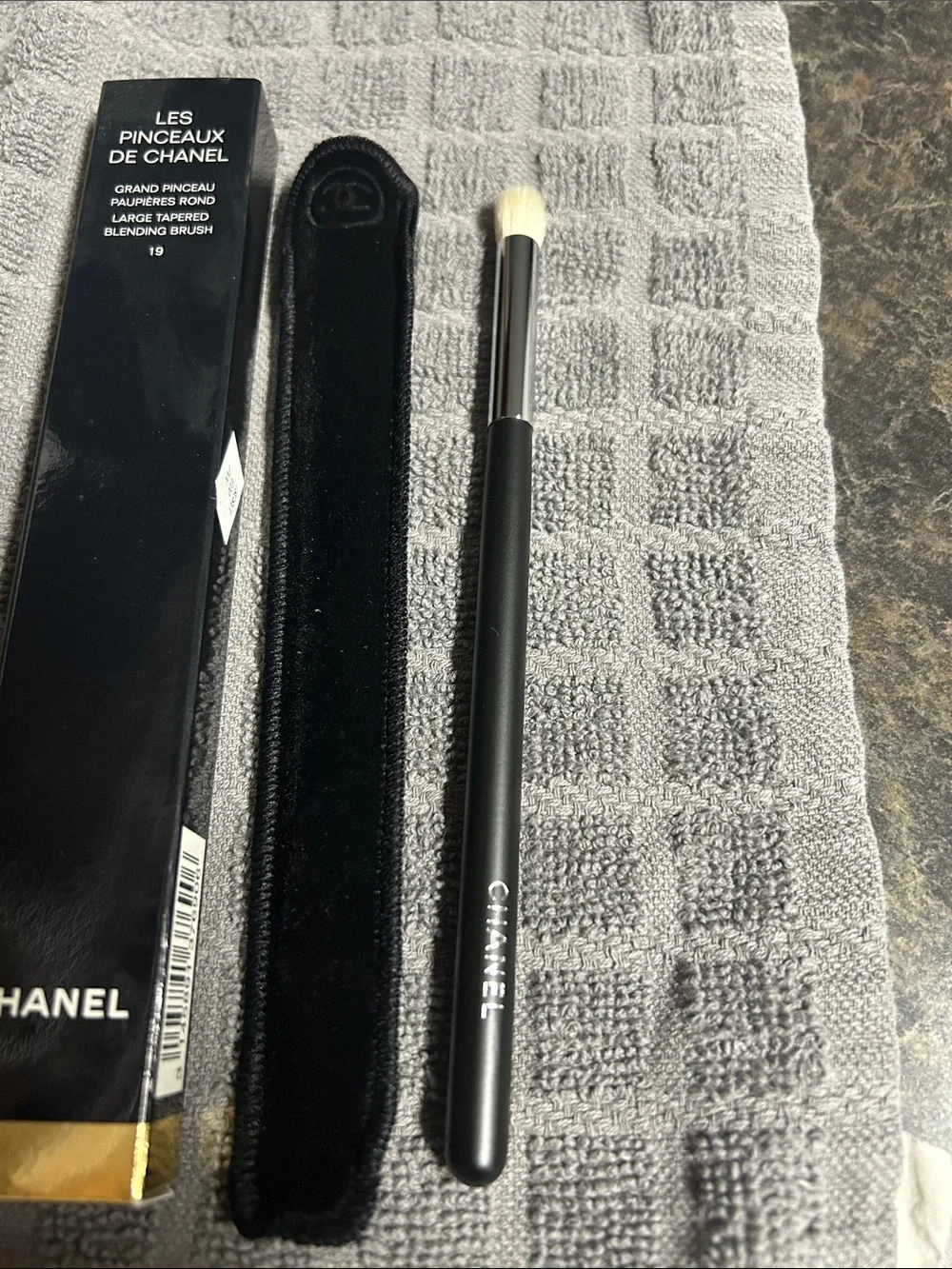 Chanel - Eye Shadow Blender Brush
